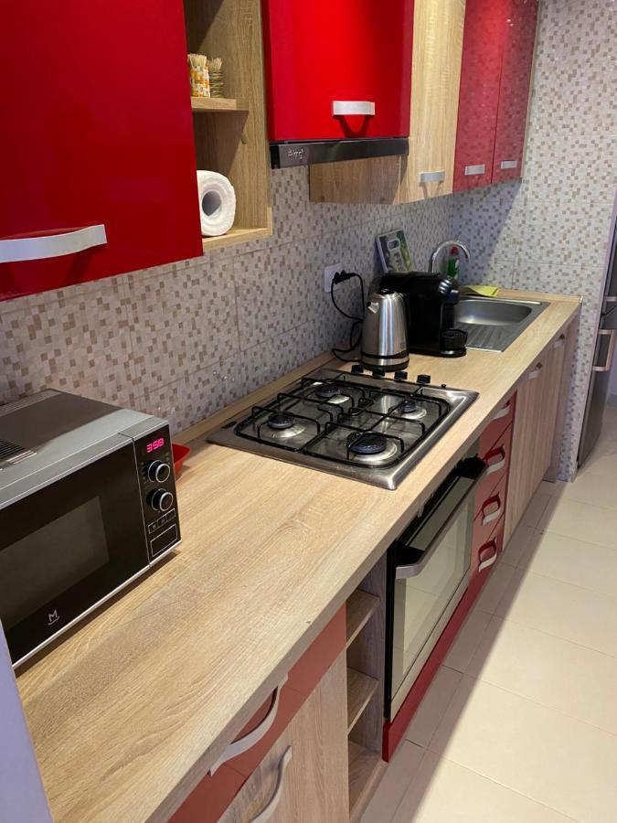 Appartamento Igi Red Flat With Free Private Parking Cluj-Napoca Esterno foto