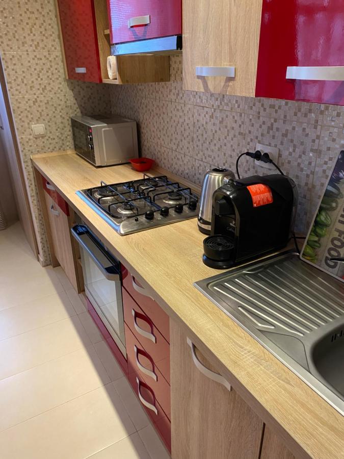 Appartamento Igi Red Flat With Free Private Parking Cluj-Napoca Esterno foto