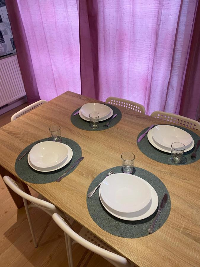Appartamento Igi Red Flat With Free Private Parking Cluj-Napoca Esterno foto
