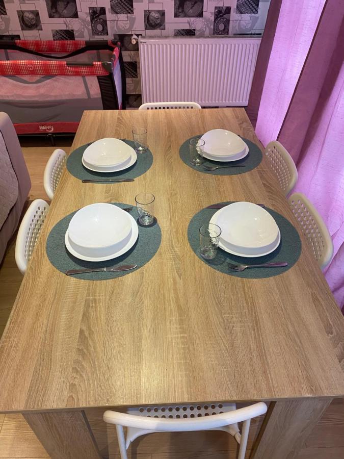 Appartamento Igi Red Flat With Free Private Parking Cluj-Napoca Esterno foto