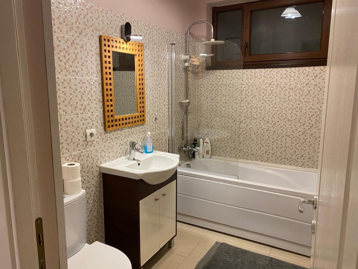 Appartamento Igi Red Flat With Free Private Parking Cluj-Napoca Esterno foto