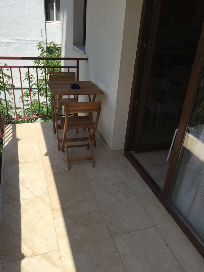 Appartamento Igi Red Flat With Free Private Parking Cluj-Napoca Esterno foto